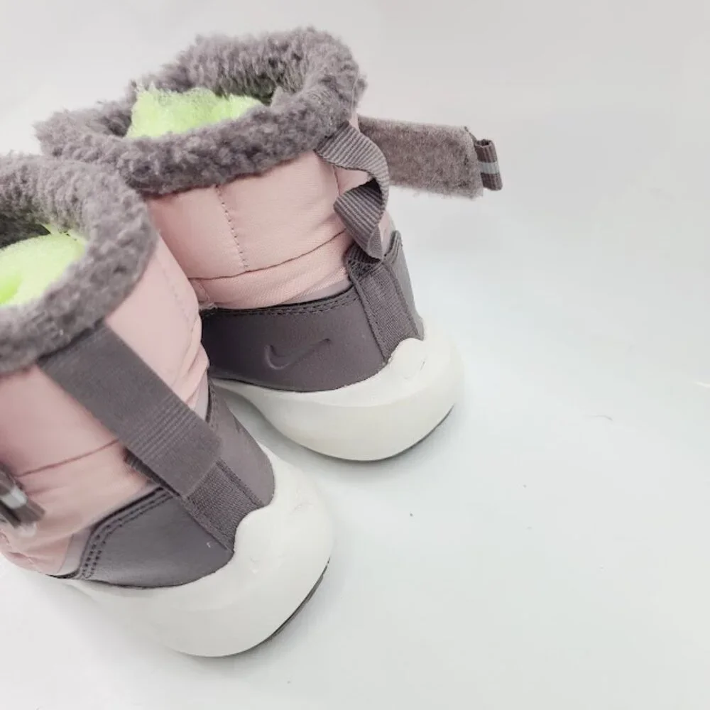 Nike girl pink